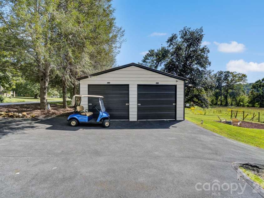 211 Pinner Road, Arden, NC 28704.  MLS# CAR4422716, YatesRealty ID 50274. 