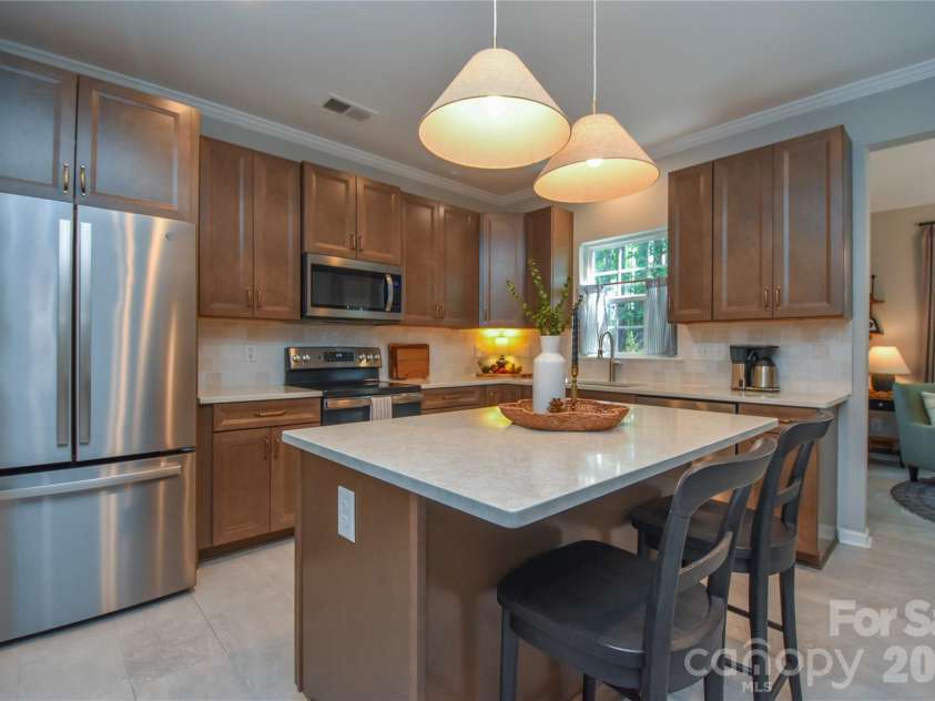 137 Poplin Place, Clover, SC 29710.  MLS# CAR4412950, YatesRealty ID 50275. 