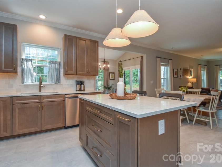 137 Poplin Place, Clover, SC 29710.  MLS# CAR4412950, YatesRealty ID 50275. 