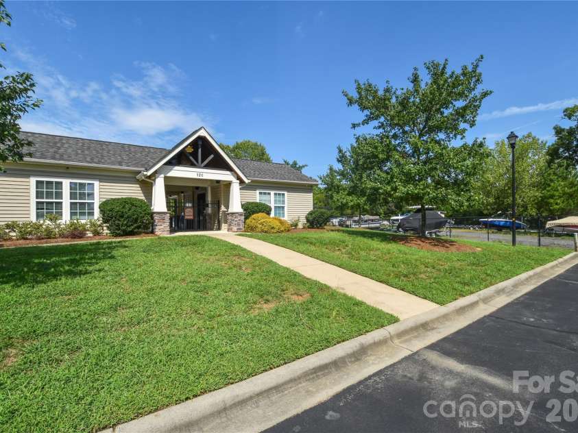 137 Poplin Place, Clover, SC 29710.  MLS# CAR4412950, YatesRealty ID 50275. 