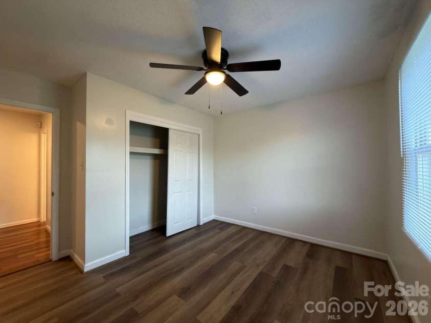 2060 27th Avenue Drive, Hickory, NC 28601.  MLS# CAR4423738, YatesRealty ID 50276. 