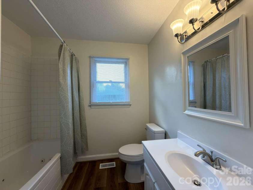 2060 27th Avenue Drive, Hickory, NC 28601.  MLS# CAR4423738, YatesRealty ID 50276. 