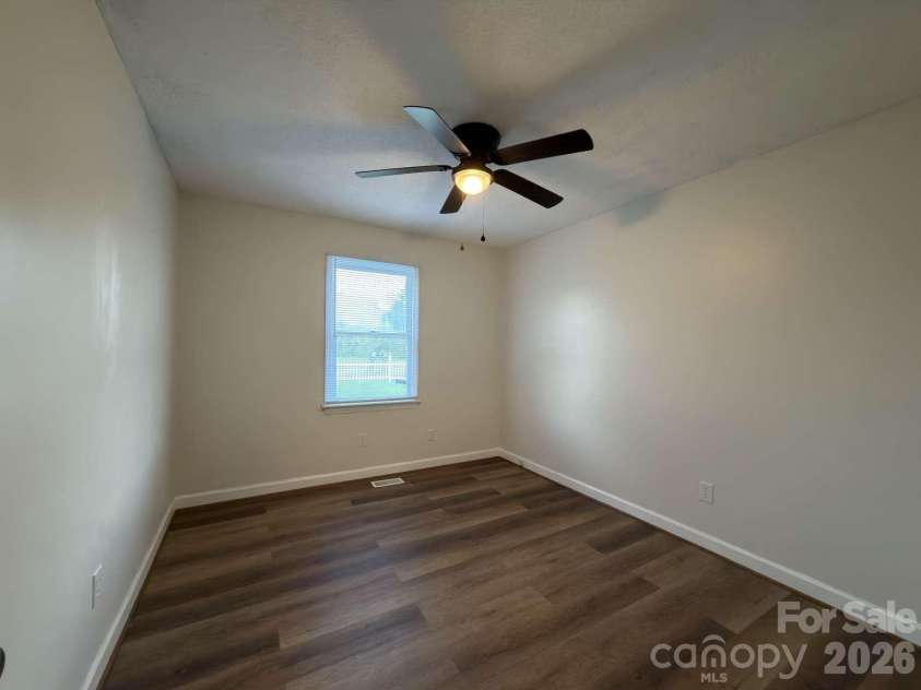 2060 27th Avenue Drive, Hickory, NC 28601.  MLS# CAR4423738, YatesRealty ID 50276. 