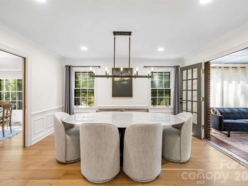 10 Bald Eagle Road, Lake Wylie, SC 29710.  MLS# CAR4421997, YatesRealty ID 50278. Beautiful dining room