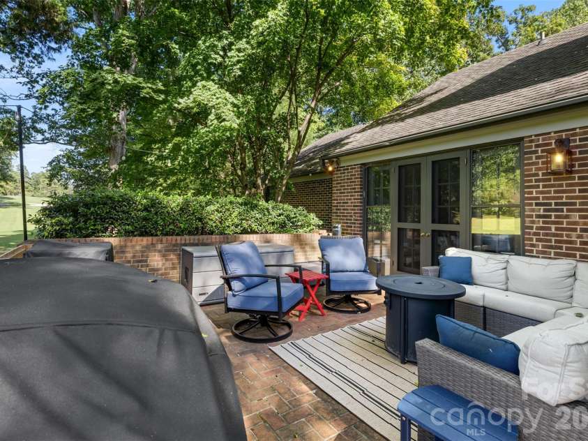 10 Bald Eagle Road, Lake Wylie, SC 29710.  MLS# CAR4421997, YatesRealty ID 50278. Expansive outdoor entertaining deck