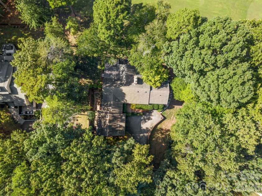 10 Bald Eagle Road, Lake Wylie, SC 29710.  MLS# CAR4421997, YatesRealty ID 50278. Premier River Hills golf-course location