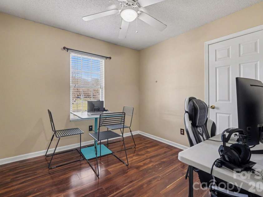 105 Chadwick Circle, Dallas, NC 28034.  MLS# CAR4359647, YatesRealty ID 5028. 