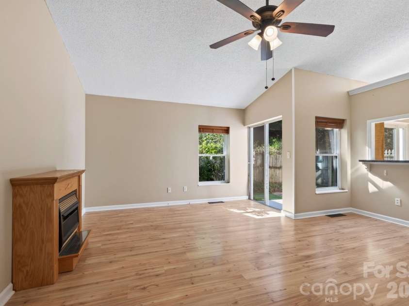 204 Cinnamon Way, Flat Rock, NC 28731.  MLS# CAR4421453, YatesRealty ID 50280. 