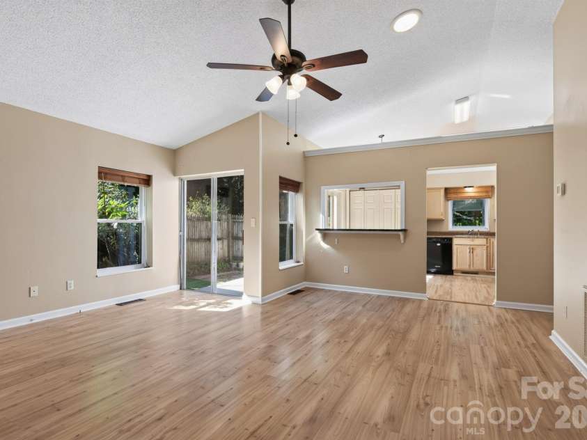 204 Cinnamon Way, Flat Rock, NC 28731.  MLS# CAR4421453, YatesRealty ID 50280. 