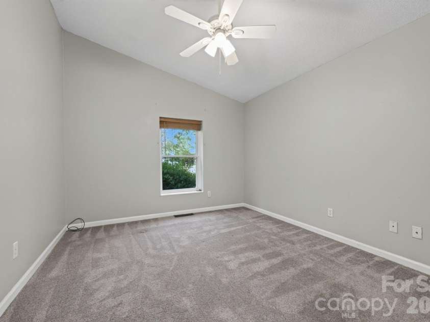 204 Cinnamon Way, Flat Rock, NC 28731.  MLS# CAR4421453, YatesRealty ID 50280. 