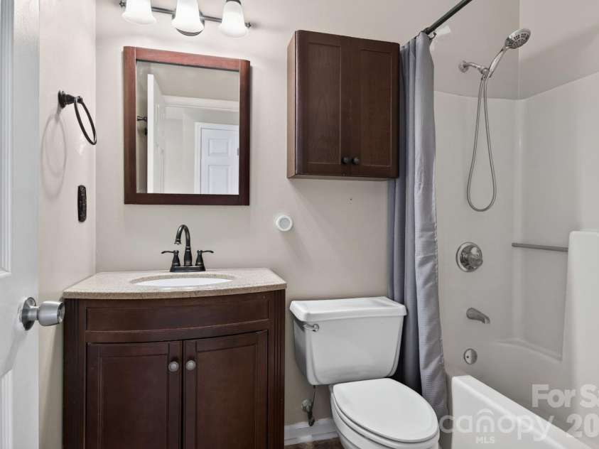 204 Cinnamon Way, Flat Rock, NC 28731.  MLS# CAR4421453, YatesRealty ID 50280. 