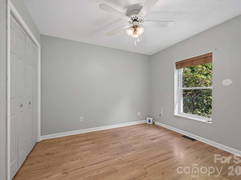 204 Cinnamon Way, Flat Rock, NC 28731.  MLS# CAR4421453, YatesRealty ID 50280. 
