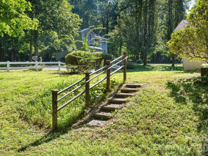 204 Cinnamon Way, Flat Rock, NC 28731.  MLS# CAR4421453, YatesRealty ID 50280. 