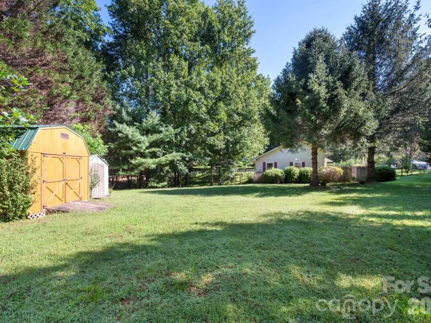 204 Cinnamon Way, Flat Rock, NC 28731.  MLS# CAR4421453, YatesRealty ID 50280. 