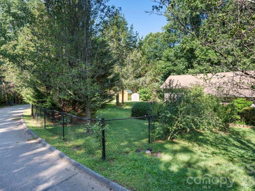 204 Cinnamon Way, Flat Rock, NC 28731.  MLS# CAR4421453, YatesRealty ID 50280. 