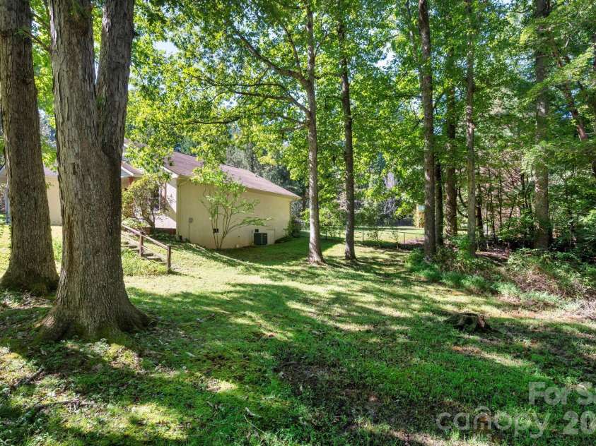 204 Cinnamon Way, Flat Rock, NC 28731.  MLS# CAR4421453, YatesRealty ID 50280. 