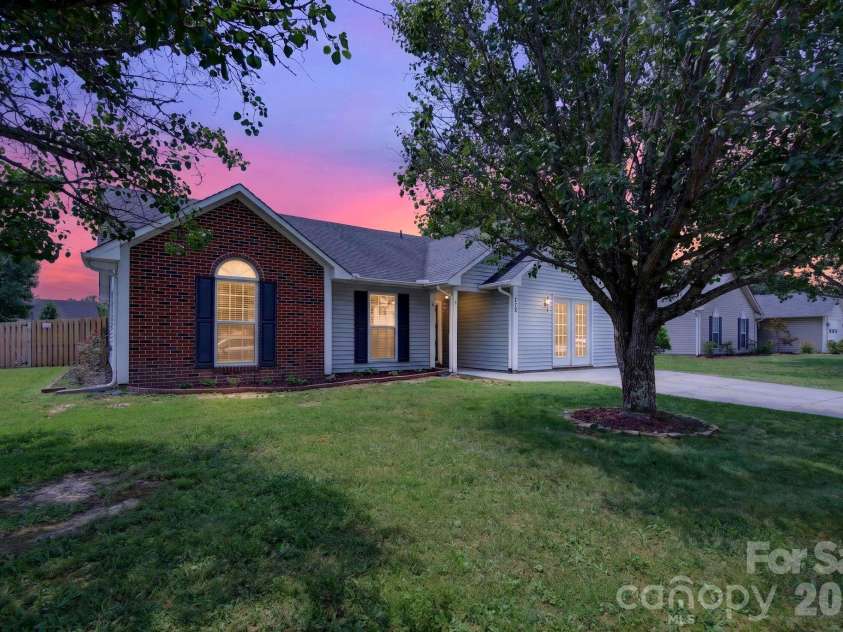 906 Woodhill Drive, Fletcher, NC 28732.  MLS# CAR4404575, YatesRealty ID 50283. Front