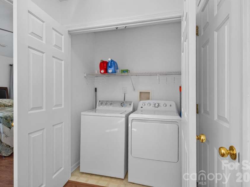 906 Woodhill Drive, Fletcher, NC 28732.  MLS# CAR4404575, YatesRealty ID 50283. Laundry Area
