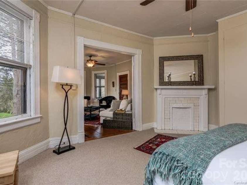 41 Panola Street, Asheville, NC 28801.  MLS# CAR4406063, YatesRealty ID 50287. Apt. 1 - BR