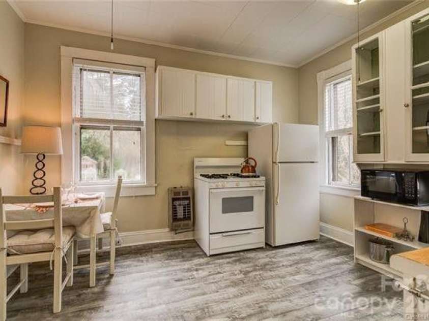 41 Panola Street, Asheville, NC 28801.  MLS# CAR4406063, YatesRealty ID 50287. Apt. 1 - Kitchen