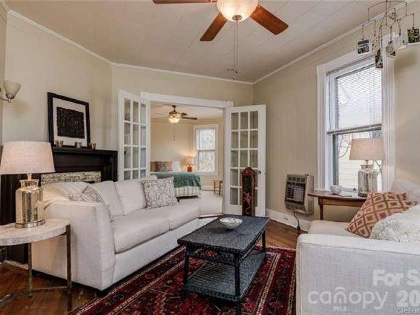 41 Panola Street, Asheville, NC 28801.  MLS# CAR4406063, YatesRealty ID 50287. Apt. 1 - LR