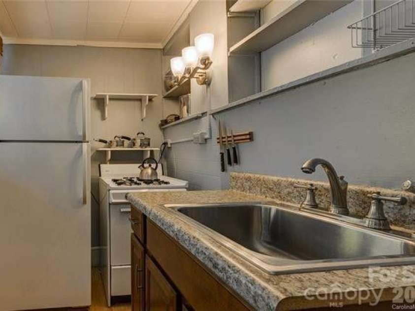 41 Panola Street, Asheville, NC 28801.  MLS# CAR4406063, YatesRealty ID 50287. Apt. 4 - Kitchen
