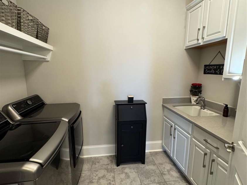 9065 Treetop Way, Concord, NC 28027.  MLS# CAR4423266, YatesRealty ID 50288. Sink