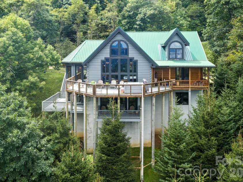 372 Broken Arrow Trail, Boone, NC 28607.  MLS# CAR4423757, YatesRealty ID 50296. 