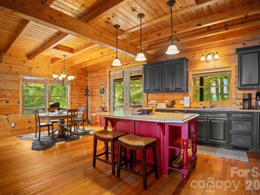 372 Broken Arrow Trail, Boone, NC 28607.  MLS# CAR4423757, YatesRealty ID 50296. 