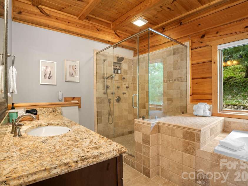 372 Broken Arrow Trail, Boone, NC 28607.  MLS# CAR4423757, YatesRealty ID 50296. 