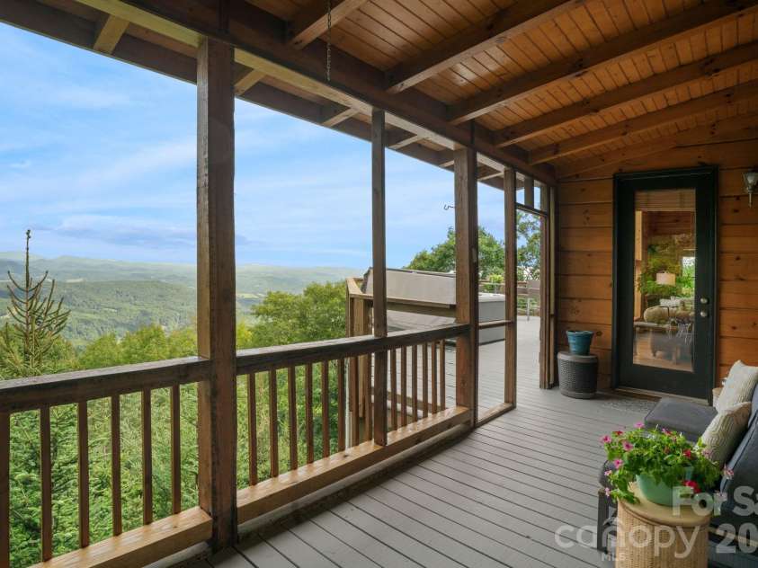 372 Broken Arrow Trail, Boone, NC 28607.  MLS# CAR4423757, YatesRealty ID 50296. 