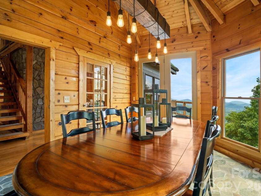 372 Broken Arrow Trail, Boone, NC 28607.  MLS# CAR4423757, YatesRealty ID 50296. 