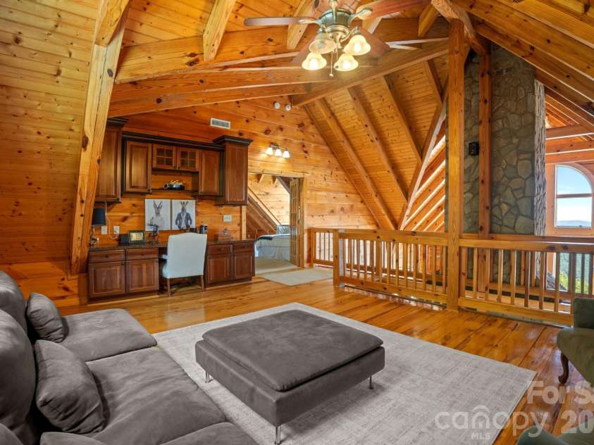 372 Broken Arrow Trail, Boone, NC 28607.  MLS# CAR4423757, YatesRealty ID 50296. 
