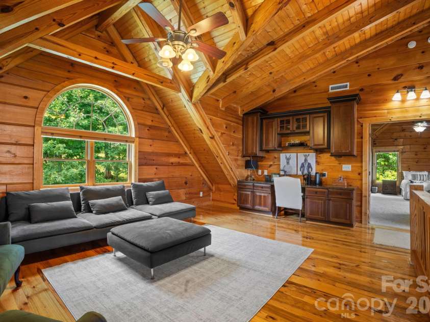 372 Broken Arrow Trail, Boone, NC 28607.  MLS# CAR4423757, YatesRealty ID 50296. 