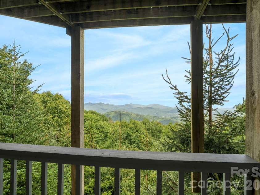 372 Broken Arrow Trail, Boone, NC 28607.  MLS# CAR4423757, YatesRealty ID 50296. 