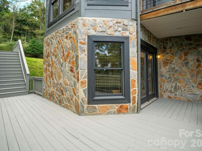 372 Broken Arrow Trail, Boone, NC 28607.  MLS# CAR4423757, YatesRealty ID 50296. 