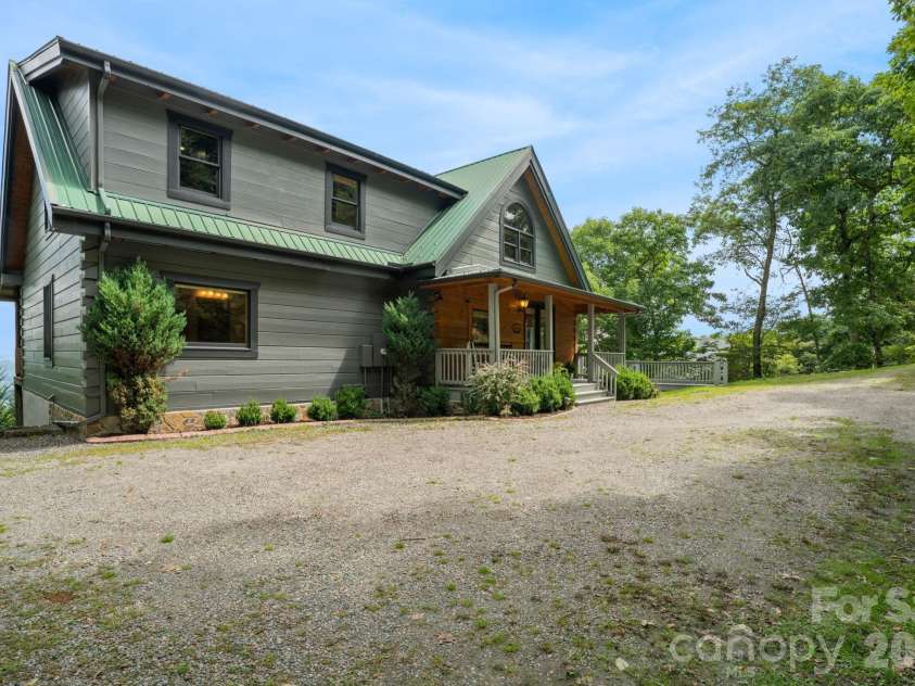 372 Broken Arrow Trail, Boone, NC 28607.  MLS# CAR4423757, YatesRealty ID 50296. 