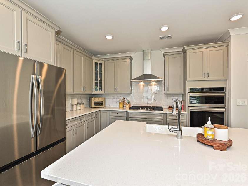 4025 Belle Landing Road, Charlotte, NC 28270.  MLS# CAR4308851, YatesRealty ID 50297. Kitchen