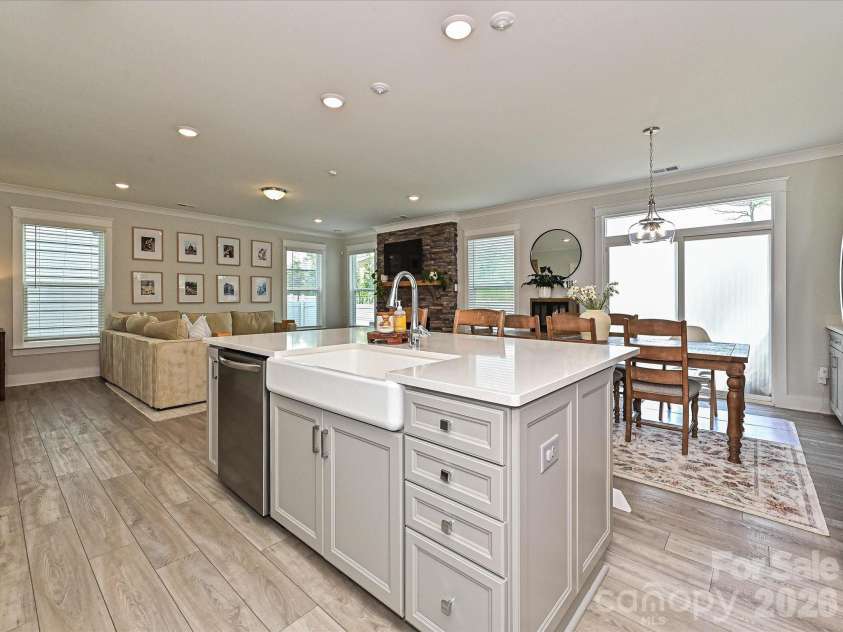 4025 Belle Landing Road, Charlotte, NC 28270.  MLS# CAR4308851, YatesRealty ID 50297. Kitchen