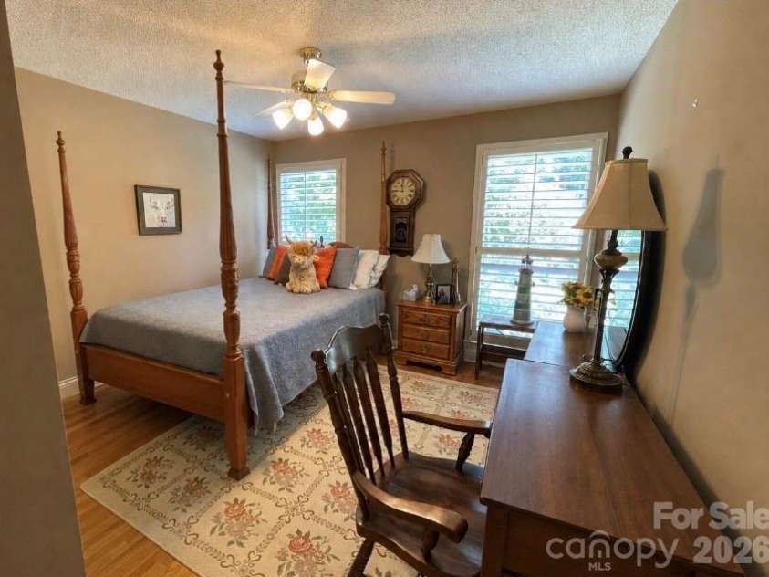 3001 Sunset Road, Charlotte, NC 28216.  MLS# CAR4423479, YatesRealty ID 50298. 