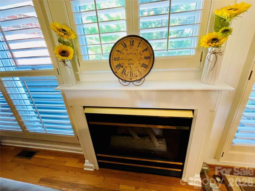 3001 Sunset Road, Charlotte, NC 28216.  MLS# CAR4423479, YatesRealty ID 50298. 