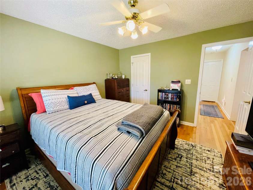 3001 Sunset Road, Charlotte, NC 28216.  MLS# CAR4423479, YatesRealty ID 50298. 