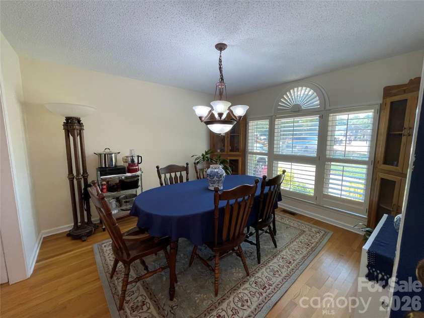 3001 Sunset Road, Charlotte, NC 28216.  MLS# CAR4423479, YatesRealty ID 50298. 