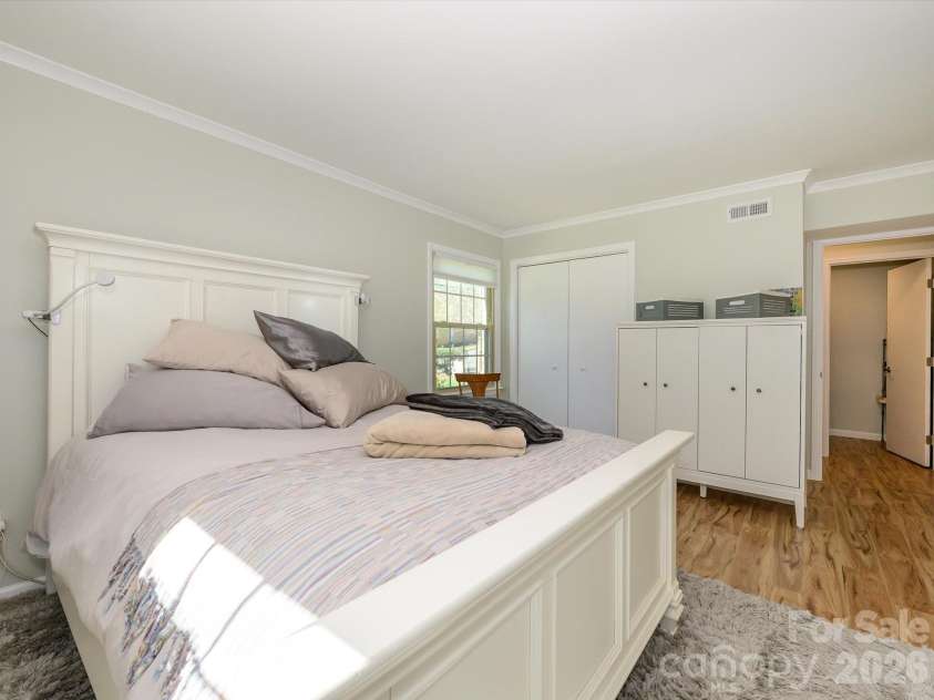 4743 Hedgemore Drive, Charlotte, NC 28209.  MLS# CAR4413983, YatesRealty ID 50299. 