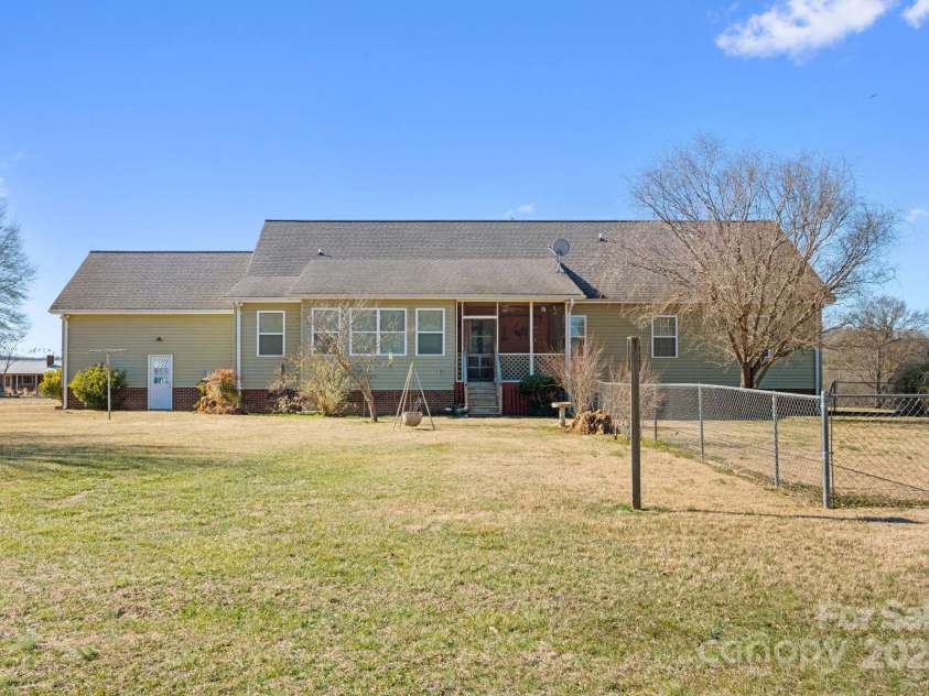 261 Nabors Road, Statesville, NC 28677.  MLS# CAR4216512, YatesRealty ID 503. 
