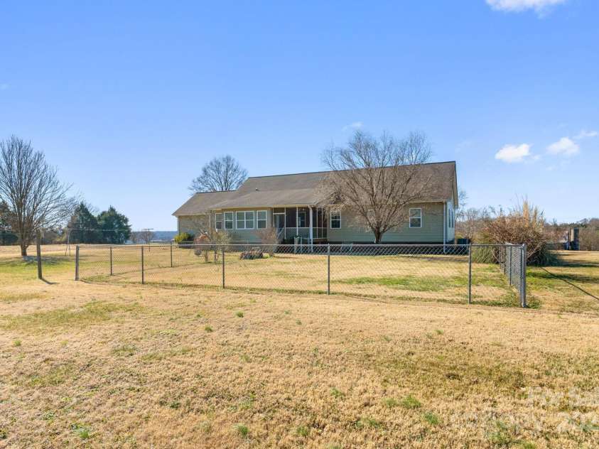 261 Nabors Road, Statesville, NC 28677.  MLS# CAR4216512, YatesRealty ID 503. 