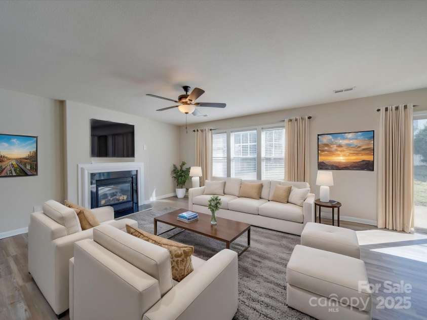 13410 Tartarian Court, Charlotte, NC 28215.  MLS# CAR4220153, YatesRealty ID 5030. 