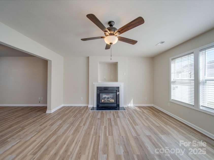 13410 Tartarian Court, Charlotte, NC 28215.  MLS# CAR4220153, YatesRealty ID 5030. 