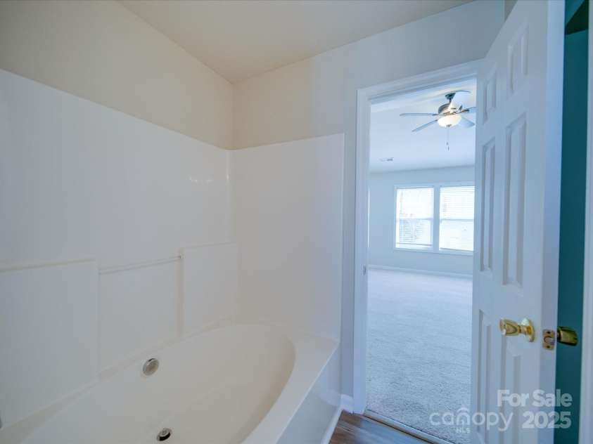 13410 Tartarian Court, Charlotte, NC 28215.  MLS# CAR4220153, YatesRealty ID 5030. 