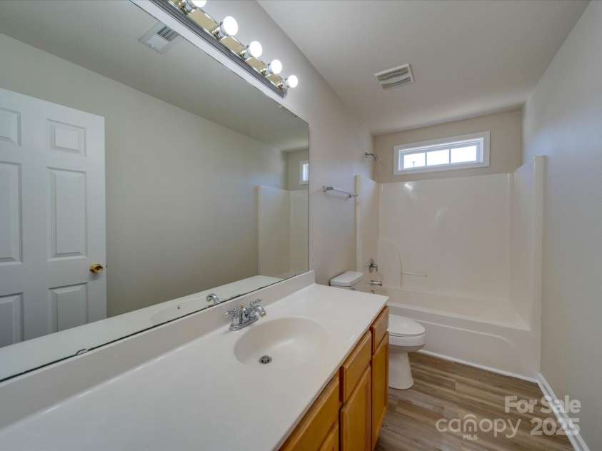 13410 Tartarian Court, Charlotte, NC 28215.  MLS# CAR4220153, YatesRealty ID 5030. 